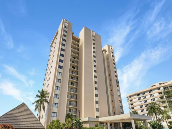 Lovely Condo in Marco Island with Full Ocean Views Sleeps 4